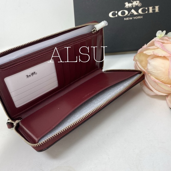 Coach Large Phone Wallet Leathe Glitter Wine Boxed - Picture 5 of 7